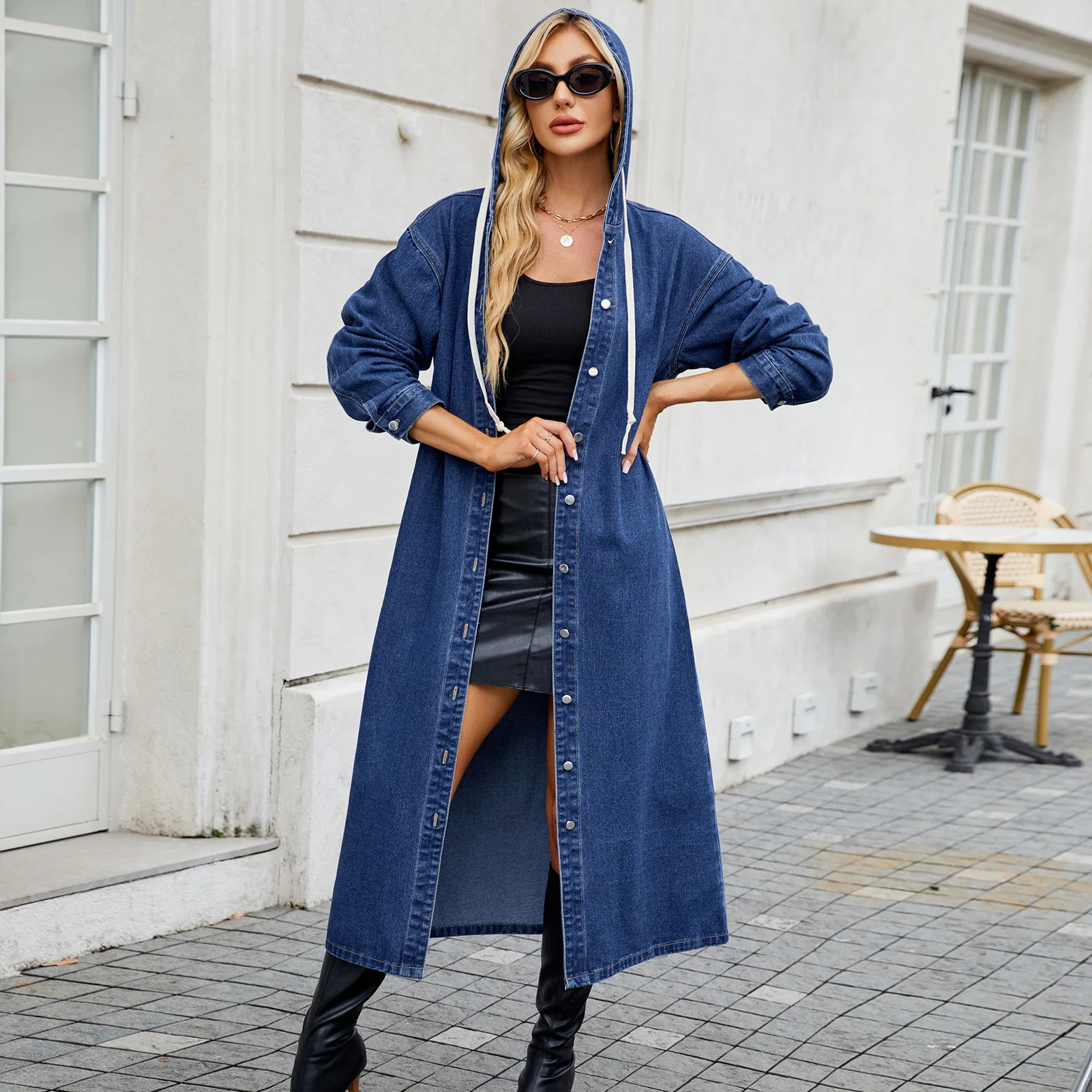 Veste en jean longue femme bleue à capuche – Trench vintage délavé – Image 4